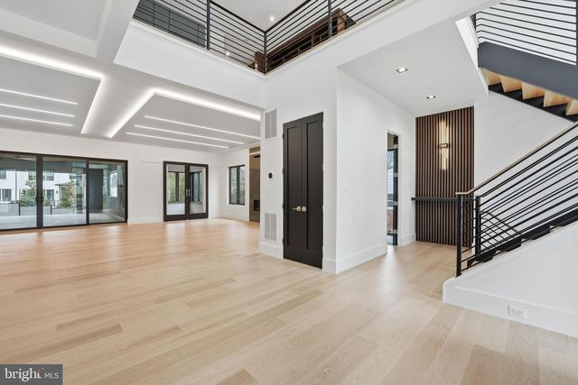 6910 BRIGHT AVE, Mclean, VA 22101