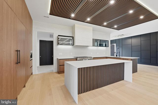 6910 BRIGHT AVE, Mclean, VA 22101