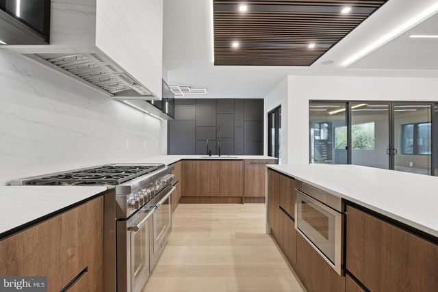 6910 BRIGHT AVE, Mclean, VA 22101