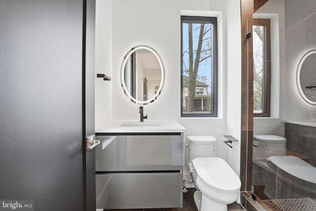 6910 BRIGHT AVE, Mclean, VA 22101