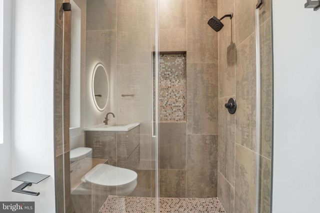 6910 BRIGHT AVE, Mclean, VA 22101