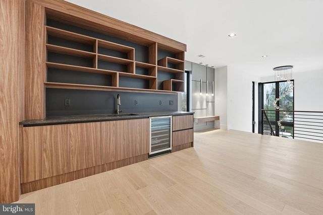 6910 BRIGHT AVE, Mclean, VA 22101