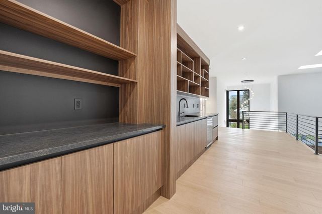 6910 BRIGHT AVE, Mclean, VA 22101