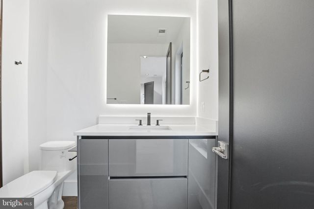 6910 BRIGHT AVE, Mclean, VA 22101