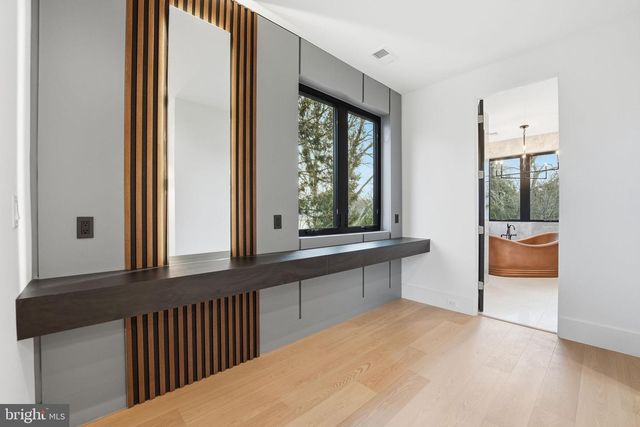 6910 BRIGHT AVE, Mclean, VA 22101