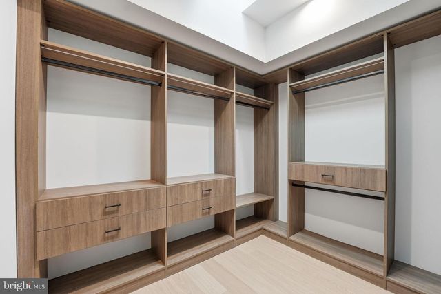 6910 BRIGHT AVE, Mclean, VA 22101