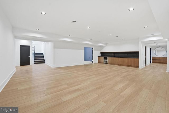 6910 BRIGHT AVE, Mclean, VA 22101