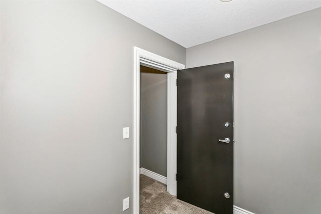201 S Heritage Way, Andover, KS 67002