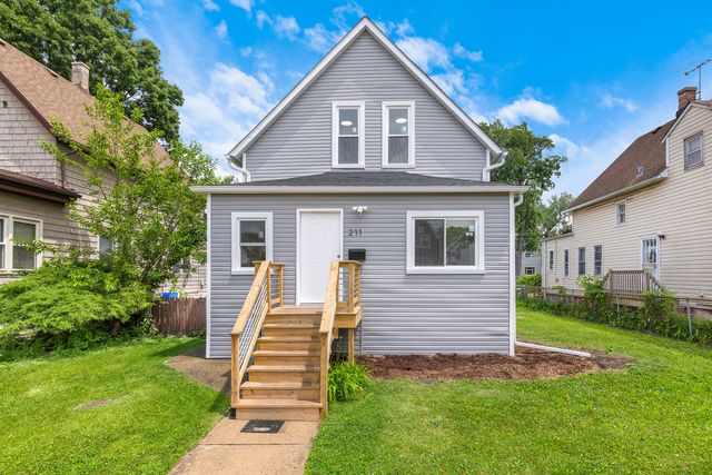 211 S 9th Avenue, Maywood, IL 60153