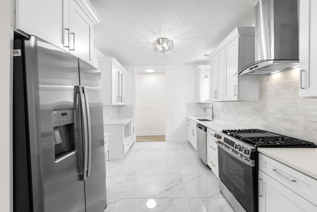 211 S 9th Avenue, Maywood, IL 60153