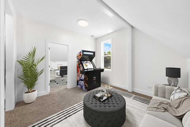 211 S 9th Avenue, Maywood, IL 60153