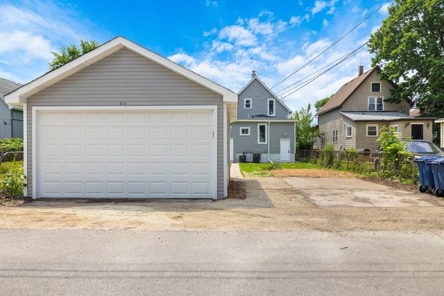 211 S 9th Avenue, Maywood, IL 60153