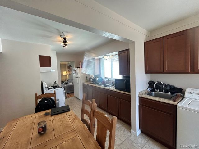 28810 Townley Street, Madison Heights, MI 48071