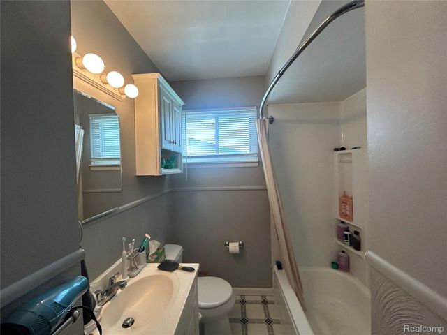 28810 Townley Street, Madison Heights, MI 48071