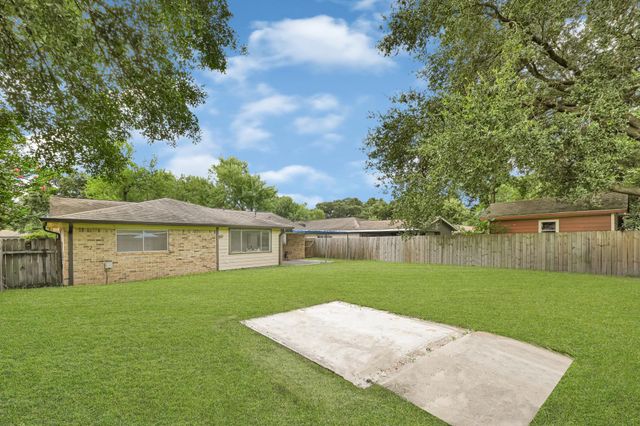1202 Glen Echo Drive, Houston, TX 77088
