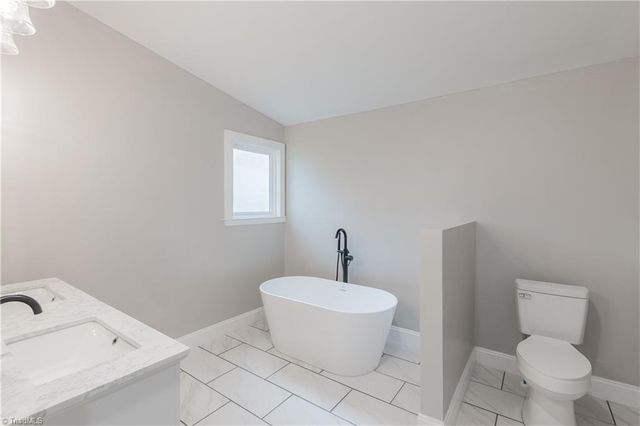 111 Rose Trail, Mount Airy, NC 27030