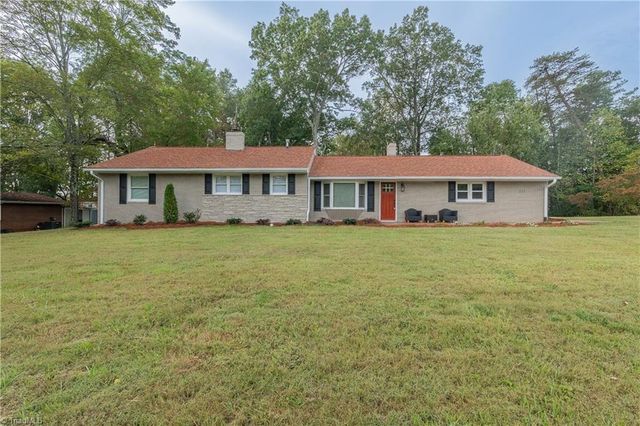 111 Rose Trail, Mount Airy, NC 27030