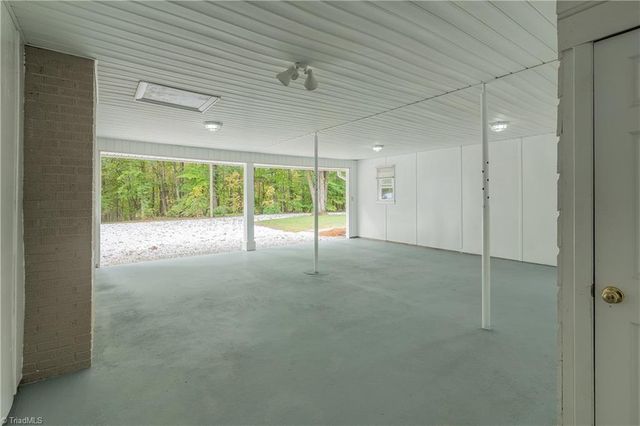 111 Rose Trail, Mount Airy, NC 27030