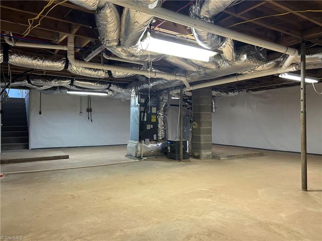 111 Rose Trail, Mount Airy, NC 27030