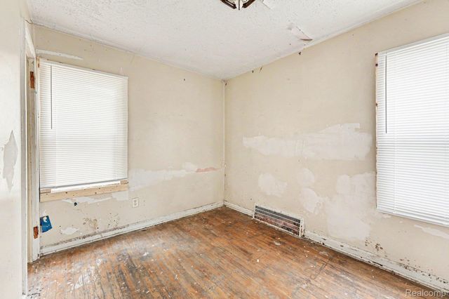 15363 Plainview Avenue, Detroit, MI 48223