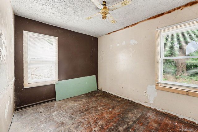 15363 Plainview Avenue, Detroit, MI 48223