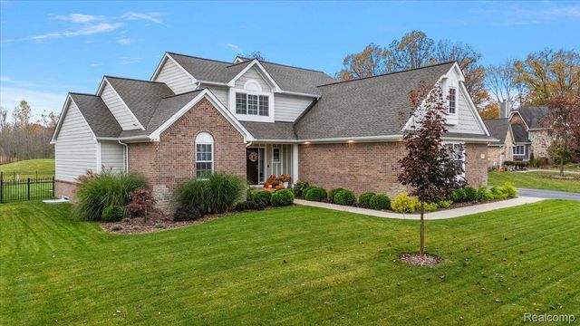 5839 Westwood Drive, Grand Blanc, MI 48439