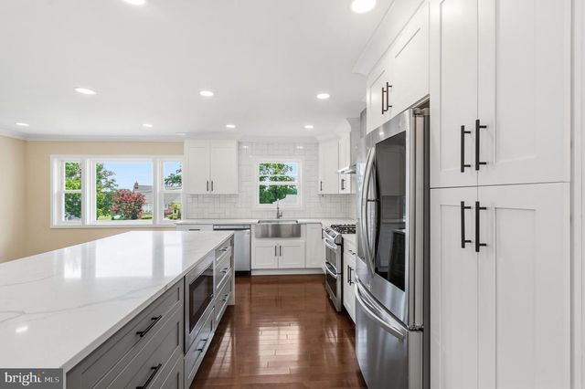 8118 AINSWORTH, Springfield, VA 22152