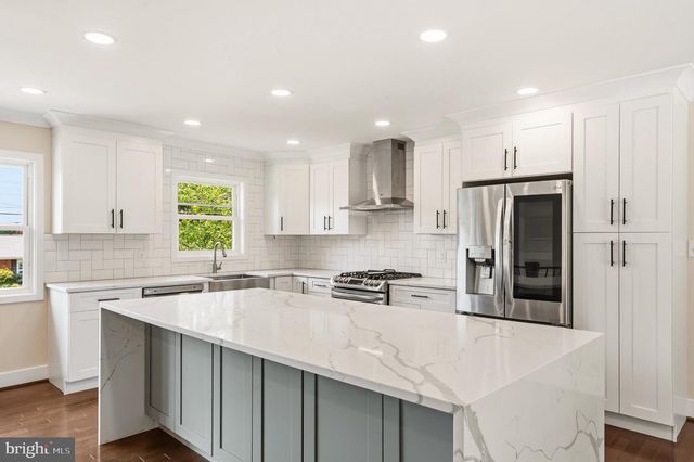 8118 AINSWORTH, Springfield, VA 22152