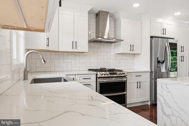 8118 AINSWORTH, Springfield, VA 22152