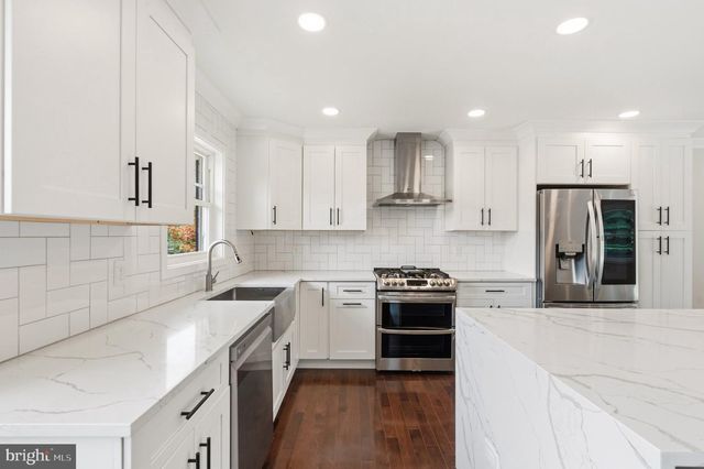 8118 AINSWORTH, Springfield, VA 22152