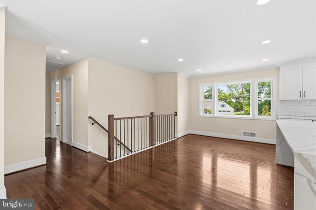 8118 AINSWORTH, Springfield, VA 22152