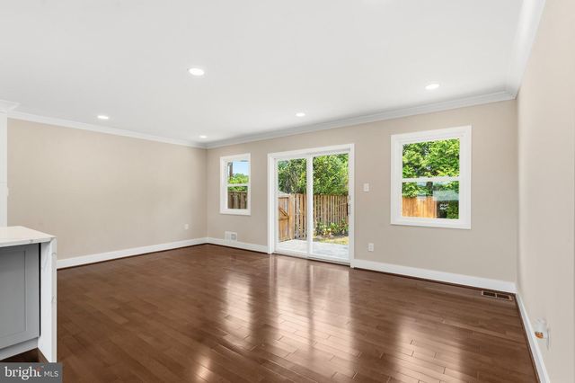 8118 AINSWORTH, Springfield, VA 22152