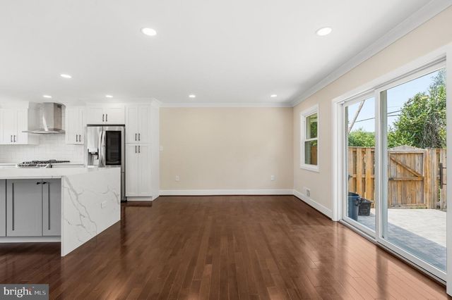 8118 AINSWORTH, Springfield, VA 22152