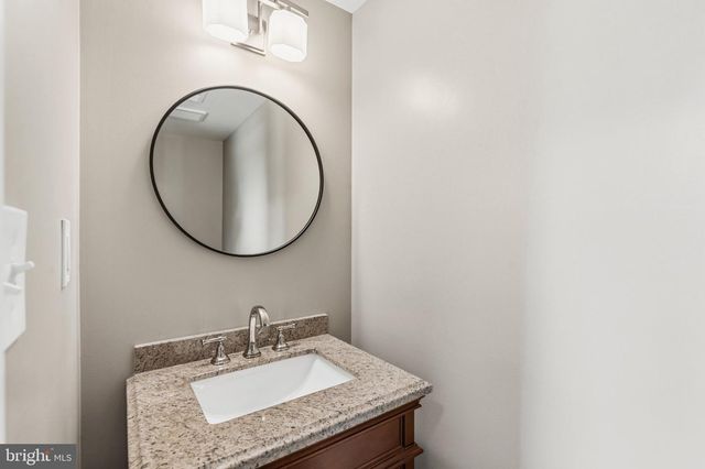 8118 AINSWORTH, Springfield, VA 22152