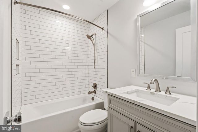 8118 AINSWORTH, Springfield, VA 22152