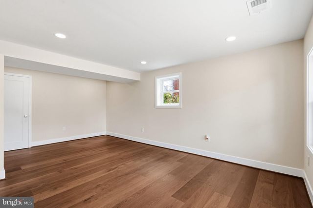8118 AINSWORTH, Springfield, VA 22152
