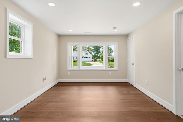 8118 AINSWORTH, Springfield, VA 22152