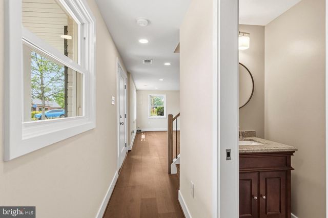 8118 AINSWORTH, Springfield, VA 22152
