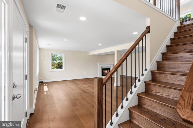 8118 AINSWORTH, Springfield, VA 22152