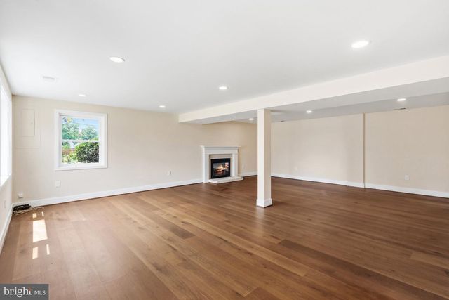 8118 AINSWORTH, Springfield, VA 22152