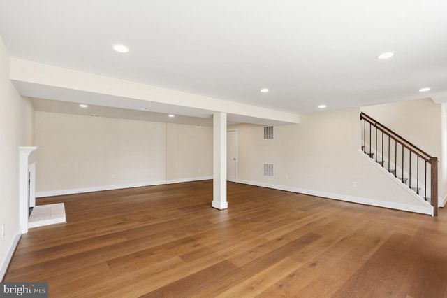 8118 AINSWORTH, Springfield, VA 22152