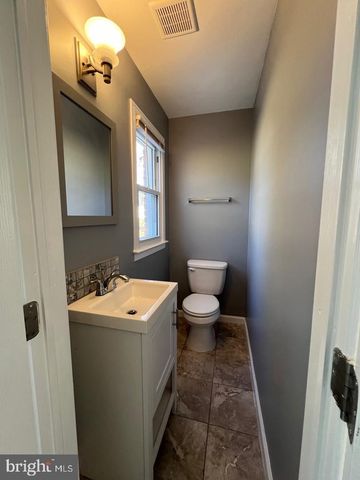 5804 SHOSHONE DR, Oxon Hill, MD 20745