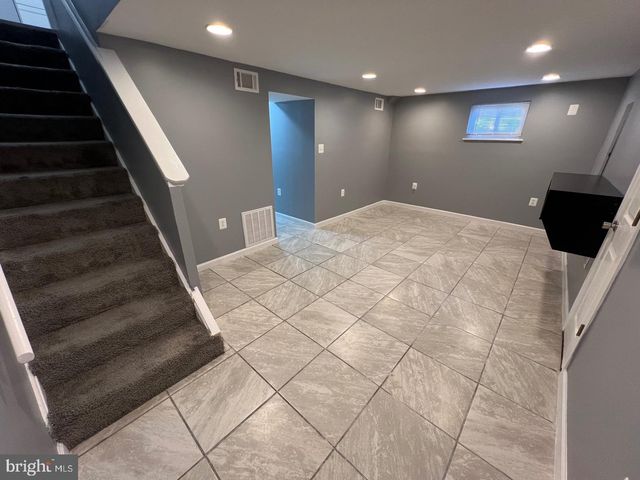 5804 SHOSHONE DR, Oxon Hill, MD 20745