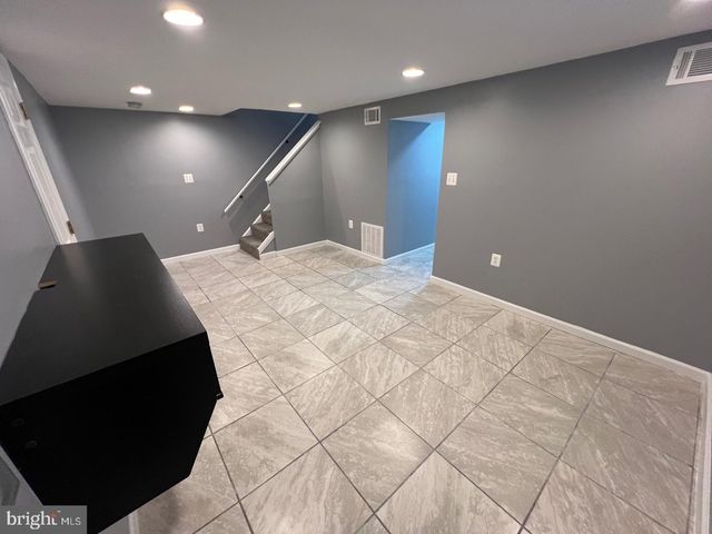 5804 SHOSHONE DR, Oxon Hill, MD 20745