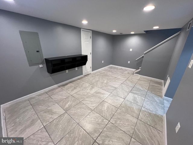 5804 SHOSHONE DR, Oxon Hill, MD 20745