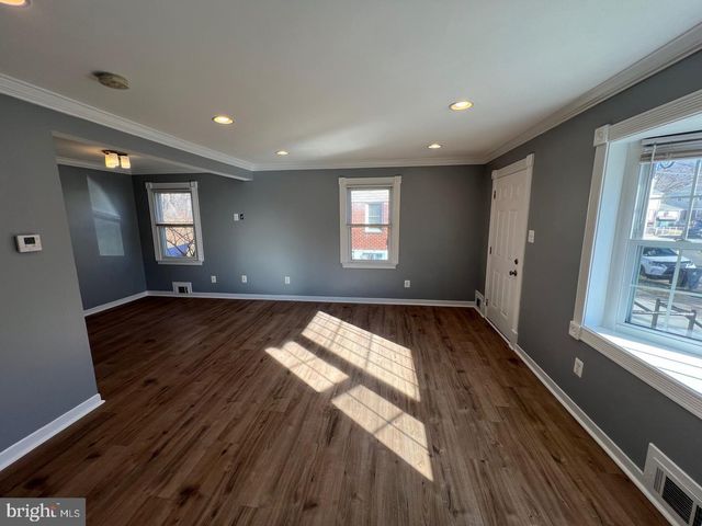 5804 SHOSHONE DR, Oxon Hill, MD 20745