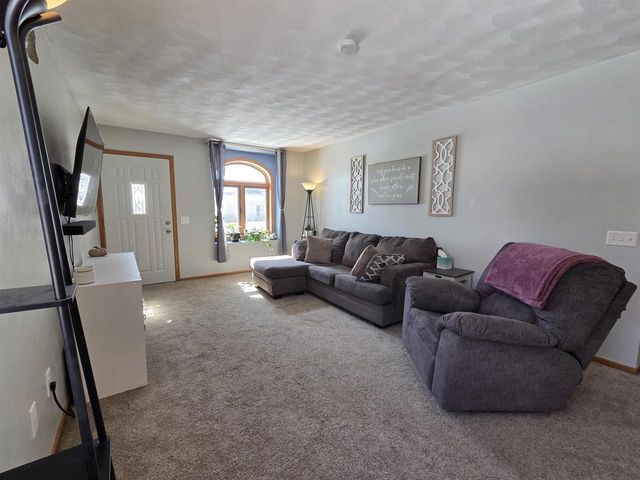 304 Breezy Point Drive, Pardeeville, WI 53954