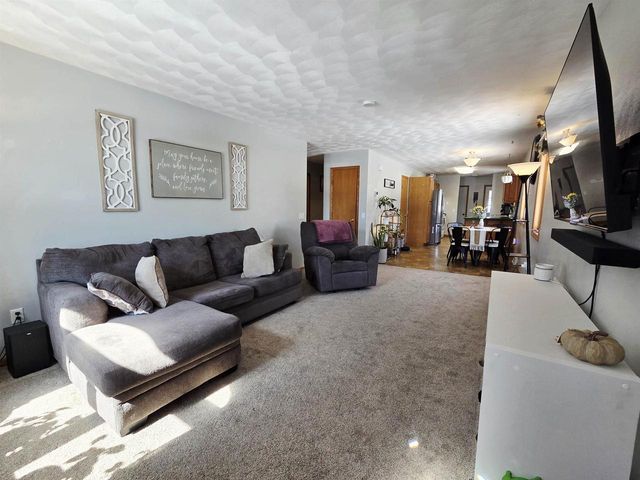 304 Breezy Point Drive, Pardeeville, WI 53954