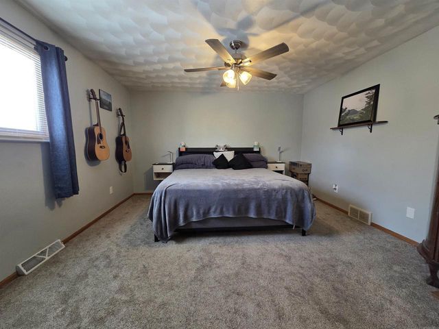 304 Breezy Point Drive, Pardeeville, WI 53954