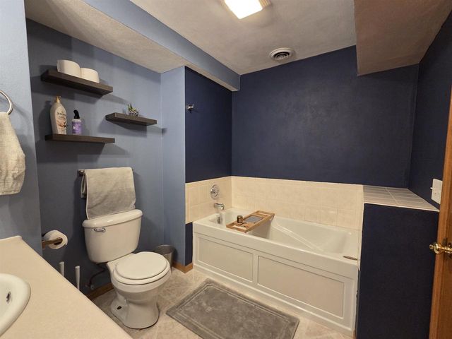 304 Breezy Point Drive, Pardeeville, WI 53954